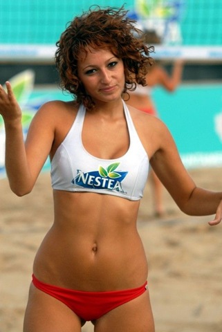 [volleyball_cheerleaders_23[3].jpg]