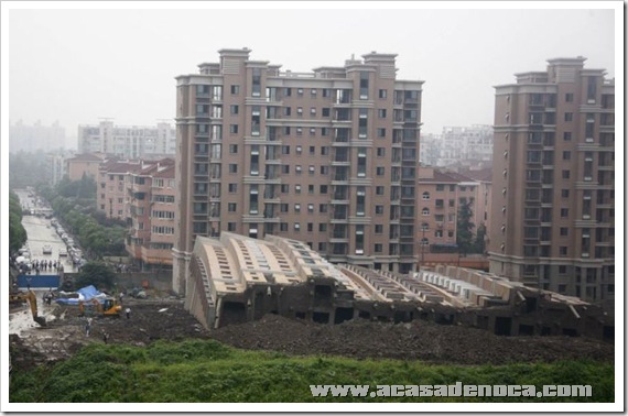 building_collapse_07