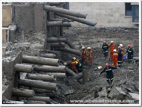 building_collapse_12