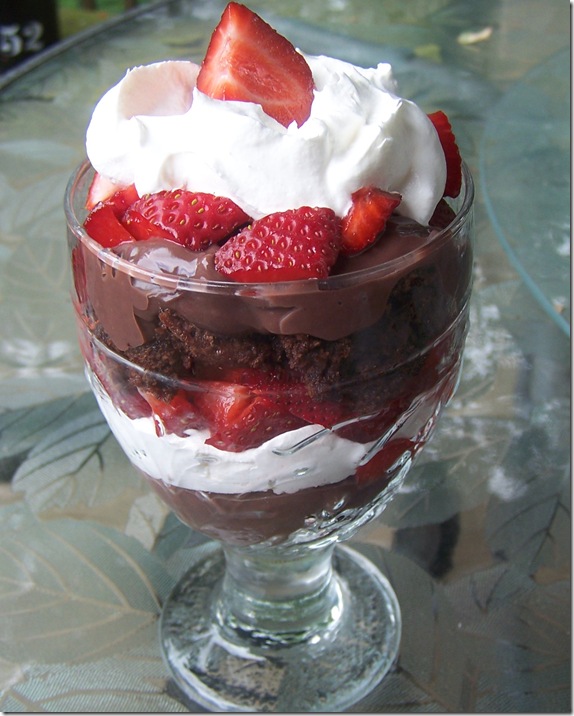 Brownie and Strawberry Parfait 001