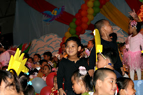 khyle grins at his fans
