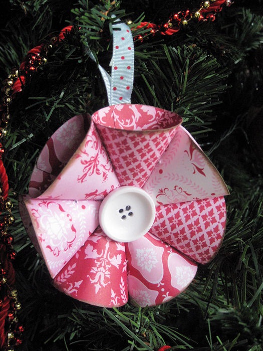 [Elena_decorazione x albero.jpg]