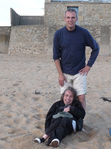 [Thierry sur la plage 1[2].jpg]