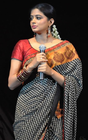 [PriyamaniSabysachiSaree2.jpg]