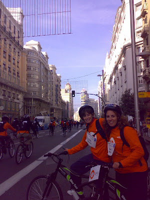 María e Irene en la Gran Vía