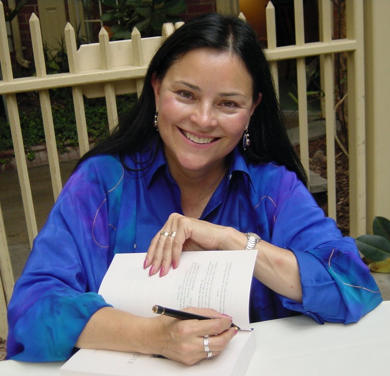 [Diana_Gabaldon_2009[7].jpg]