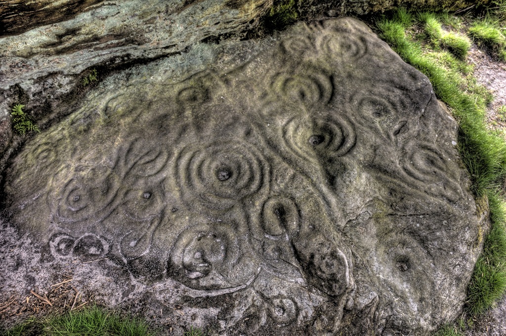 [northumbrian rock art rockshelter floor at ketley crag[1].jpg]