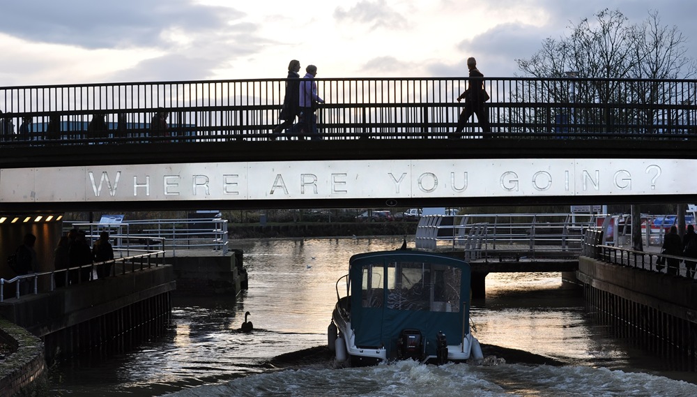[bridge in lincoln where are you going  copy[5].jpg]