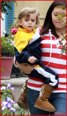 [g_stefani_041009_032-267x460[3].jpg]