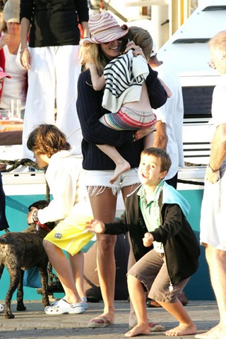 [gallery_main-elle-macpherson-cutoff-shorts-15[4].jpg]