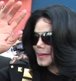[0625_michael_jackson_bn4[4].jpg]