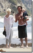Gwen Stefani & Family Playing On The Beach 2