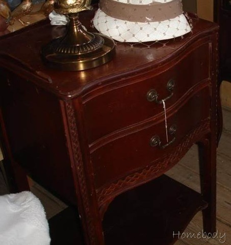 [nightstand[3].jpg]
