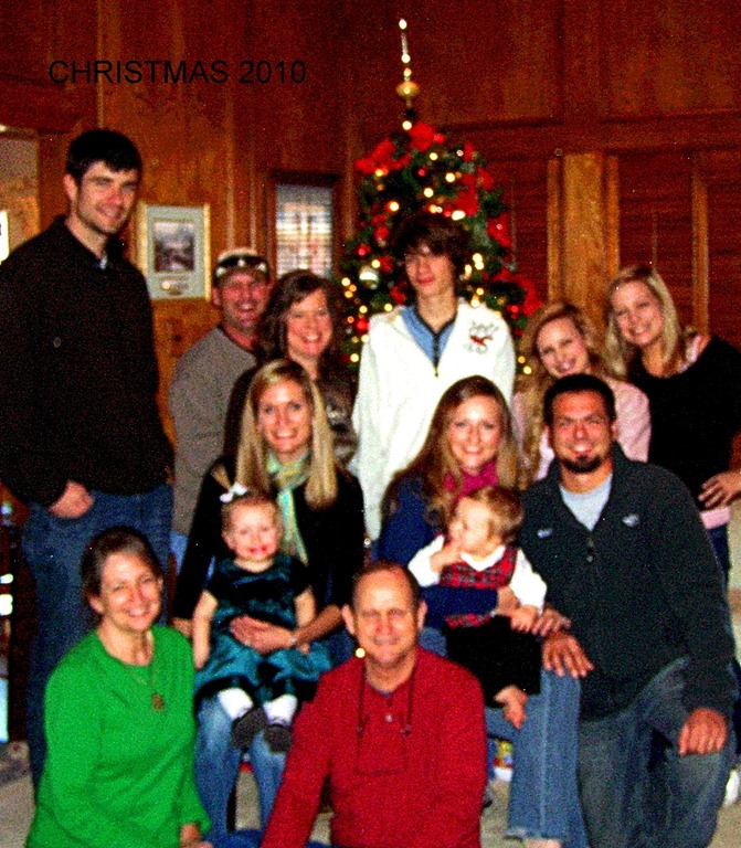 [CHRISTMAS FAMIL 2010[3].jpg]