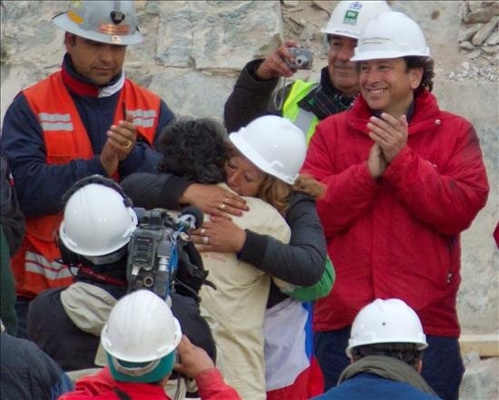 [abrazo[3].jpg]
