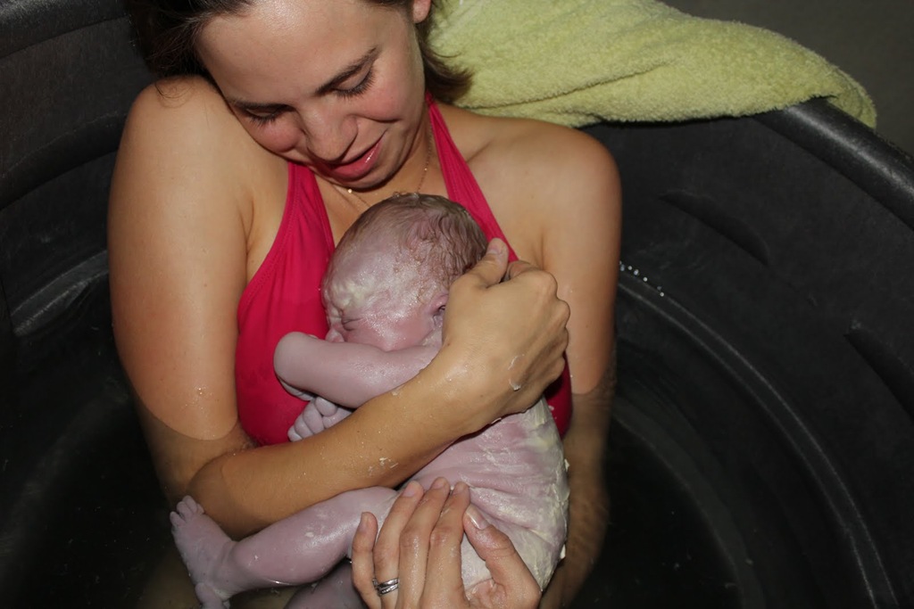 [anne and holland in tub 3[4].jpg]