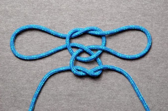 [800px-Handcuff-knot-ABOK-1140-Reef-finish[5].jpg]