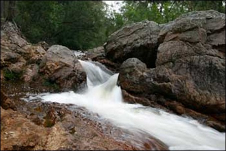 090907_dslr-flowing-water