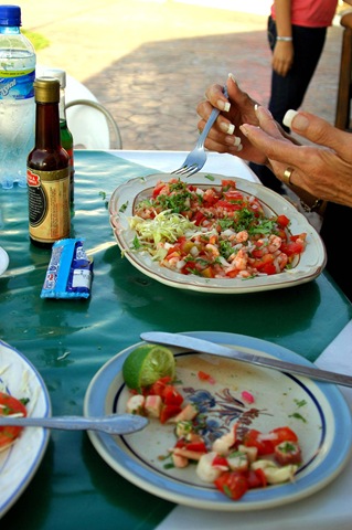 [lunch32.jpg]