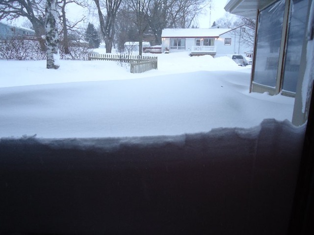 [Snow at garage[3].jpg]