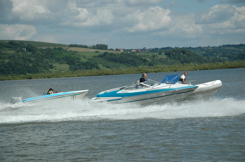 Wy�cig �odzi w klasie OPEN