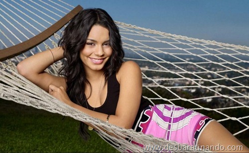 Vanessa Hudgens linda sensual e gata desbaratinando (24)