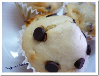 Vanilla Chocolate Chip Muffin