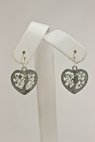 [Lg Dainty Silver heart earrings[6].jpg]