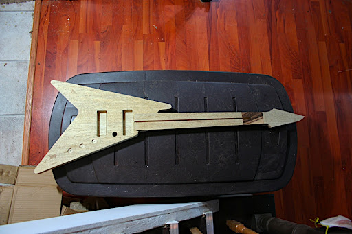 2010.02.05 Update: The first test-fit of the Aviator neck and body. VERY pleased with how it's turning out.