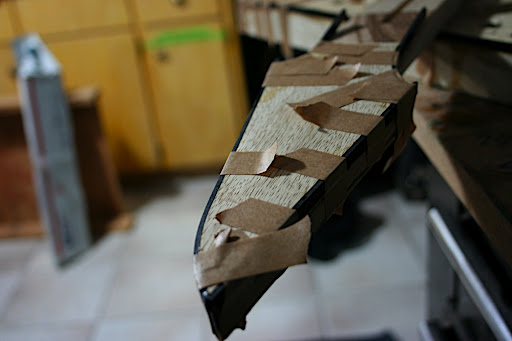 The headstock also bound.