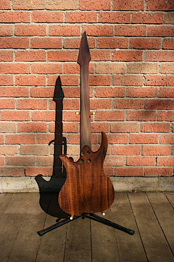 The neck is rough-carved at this point. It's got a nice, even profile, but still a bit chunky.