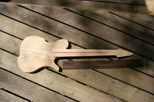 dB2 AMX. Swamp ash body, quartersawn maple neck, ziricote fretboard.