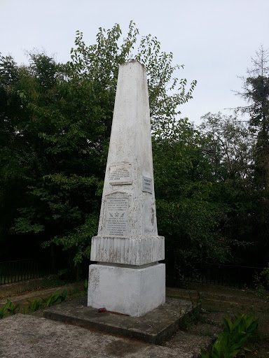 Bárdudvarnok WW2 Soviet Memorial