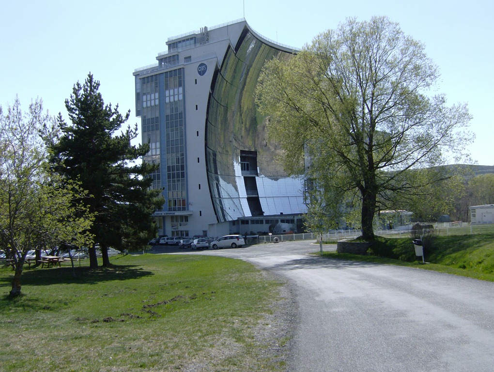 [Forno Solar Odeillo[4].jpg]