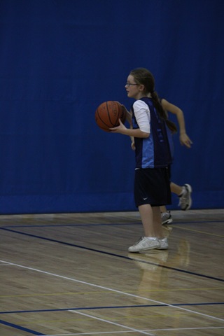 [11-25-09 basketball - Chloe (40)[3].jpg]