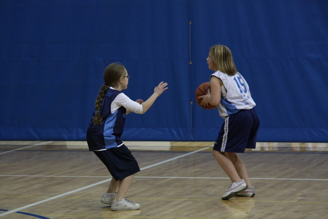 [11-25-09 basketball - Chloe (4)[3].jpg]