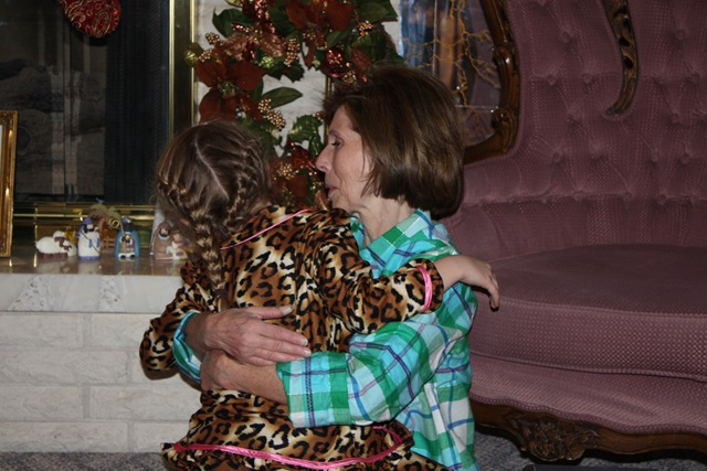 [12-24-09 Christmas eve - Peeks (33)[3].jpg]