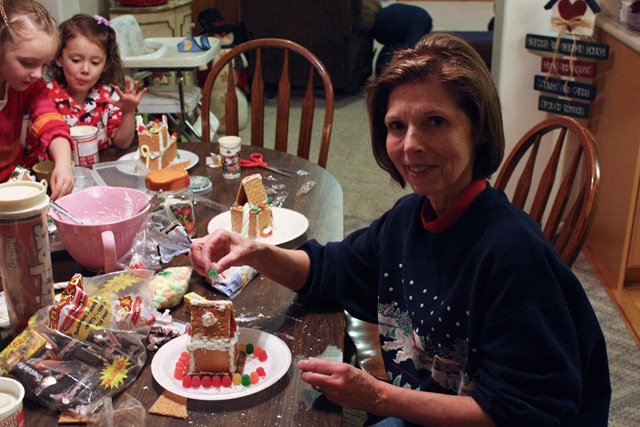 12-31-09 Gingerbread houses (46)