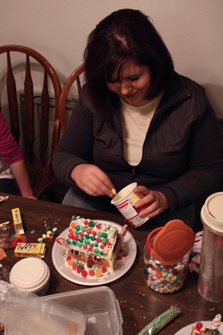 [12-31-09 Gingerbread houses (52)[2].jpg]