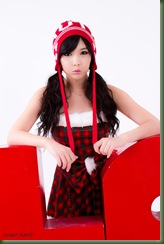 Kim-In-Ae-Christmas-Dress-03