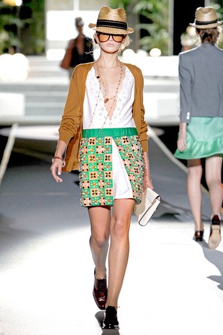 [dsquared2___pasarela_976432180_320x480[4].jpg]