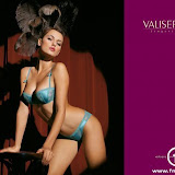 000000120373-catrinel_menghia-fit.jpg