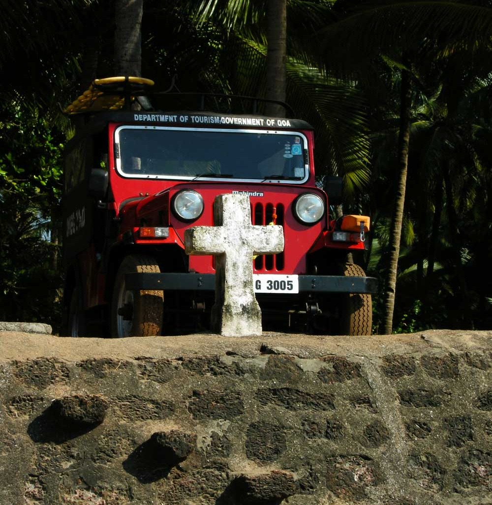 [lifeguards-goa-beaches (2)[5].jpg]