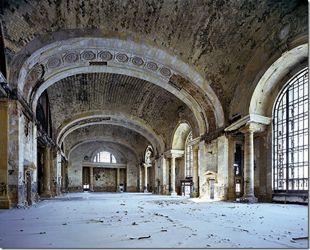 Yves Marchand y Romain Meffre -Waiting-hall-Michigan-Cen-014 Waiting-hall-Michigan-Cen-014