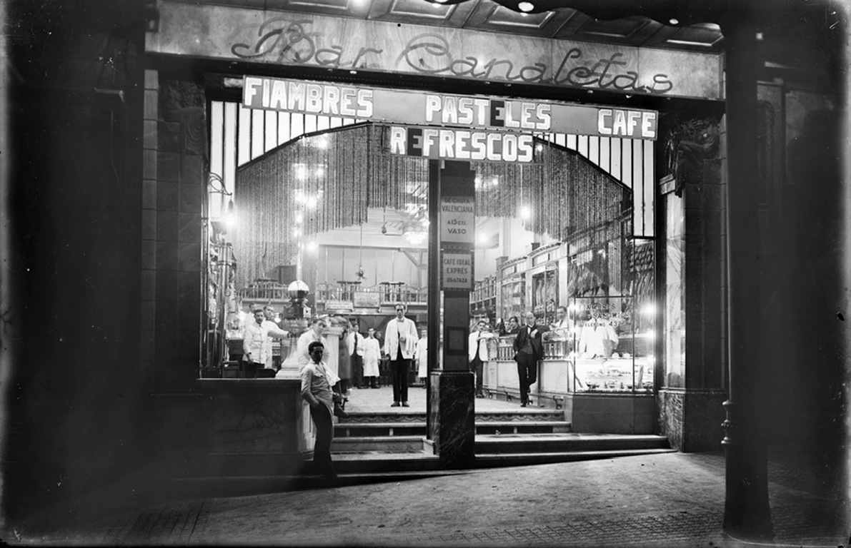 [branguli -  Bar Canaletas, en la Rambla de Canaletas de Barcelona (1920-1925)[6].jpg]