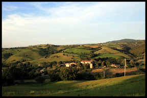 Agriturismo Serratone, Bed and breakfast, appartamenti in affitto con piscina, aria condizionata e tutti i confort nel pieno rispetto della natura toscana