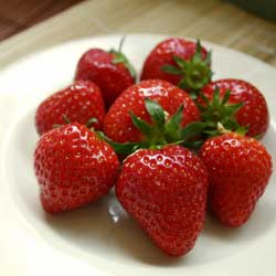 strawberry natural facial mask