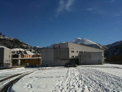 http://lh6.ggpht.com/_WEmH-da65jI/S0wWtw4-t8I/AAAAAAAAAIQ/LncLTCkTuVo/Nieve1.jpg