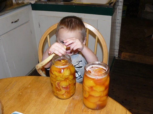 [canning peaches Abbi 1st day of HS 005[2].jpg]