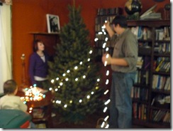 putting up the tree 009
